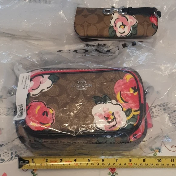 NWT Coach🌹Orig ($453)ROSE COURT CROSSBODY➕EYEGLASS CASE Pink and Red Blooms - Picture 3 of 15